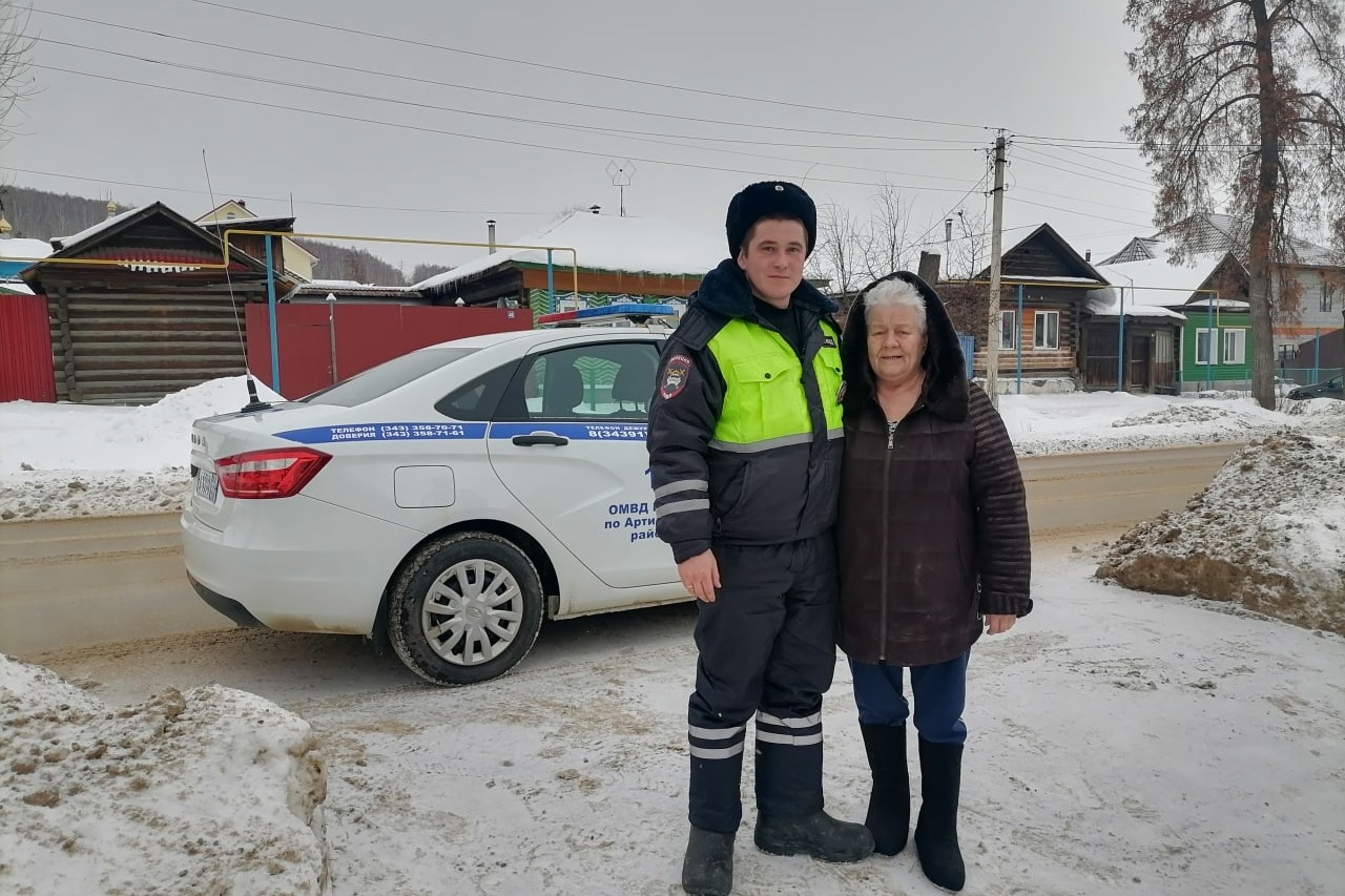 Свердловские полицейские спасли во время пожара многодетную семью |  06.01.2023 | Екатеринбург - БезФормата